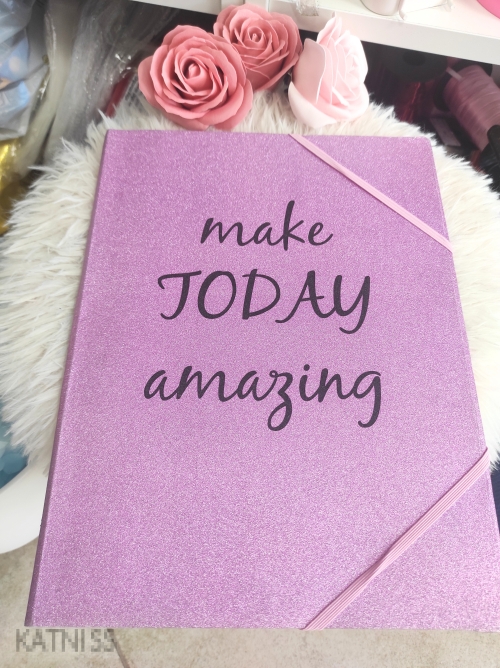 Папки с различни дизайни / Folders With Different Designs