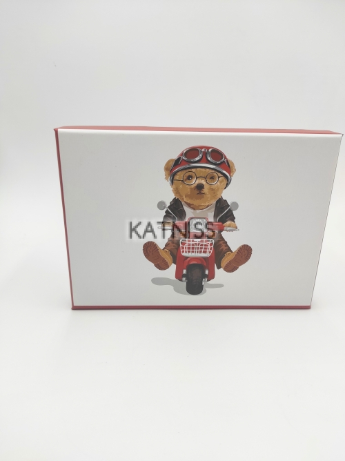Подаръчна кутия с мече - 22х16 см / Present box with bear - 22x16 cm
