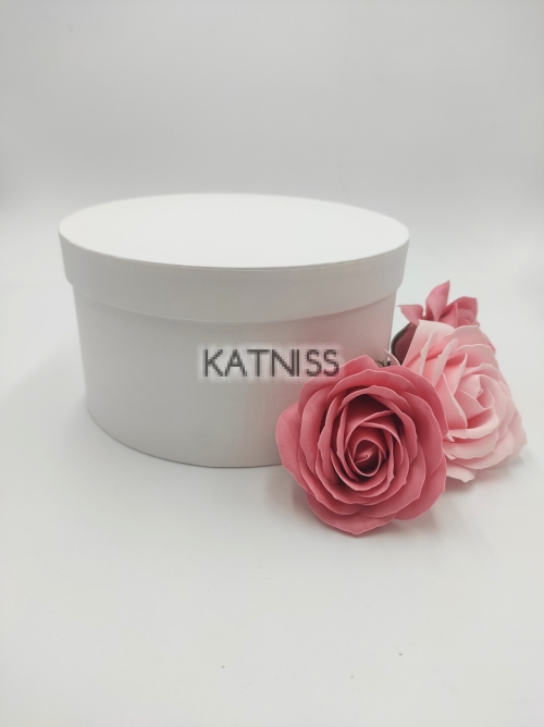 Кръгла бяла подаръчна кутия - 18 см / Oval white present box - 18 cm