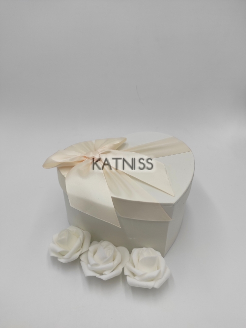 Подаръчна кутия под формата на сърце - 16 см / Heart present box - 16 cm
