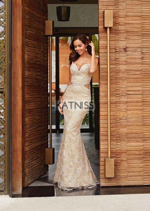 Дълга бежова рокля - на едро / Long beige dress - wholesale