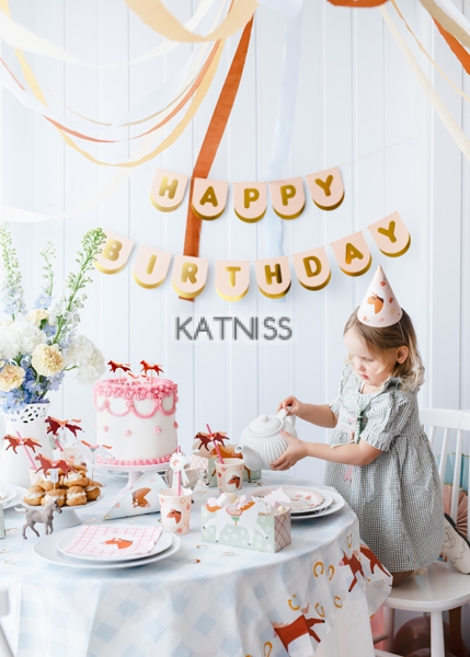 БАНЕР РОЗОВ СЪС ЗЛАТНИ БУКВИ HEPPY BIRTHDAY